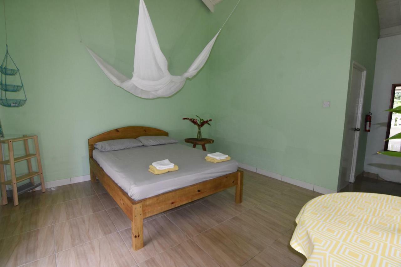 Soufriere Guesthouse Exterior foto
